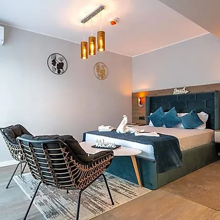 L&c By Zora Apartament,pe Plaja 호텔 3*