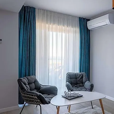 L&c By Zora Apartament,pe Plaja Hotel 3*